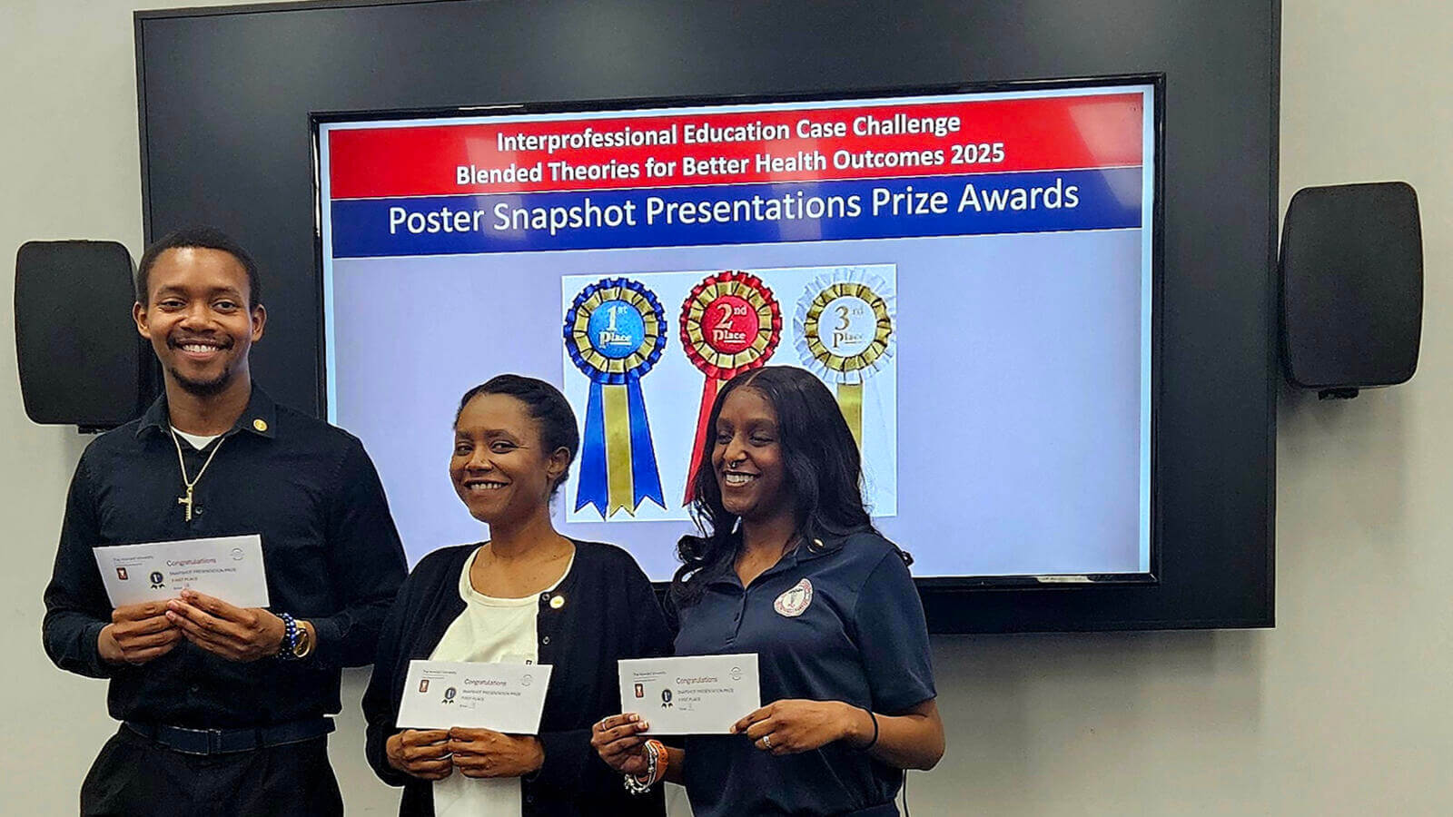 Presentation of awardees with prize